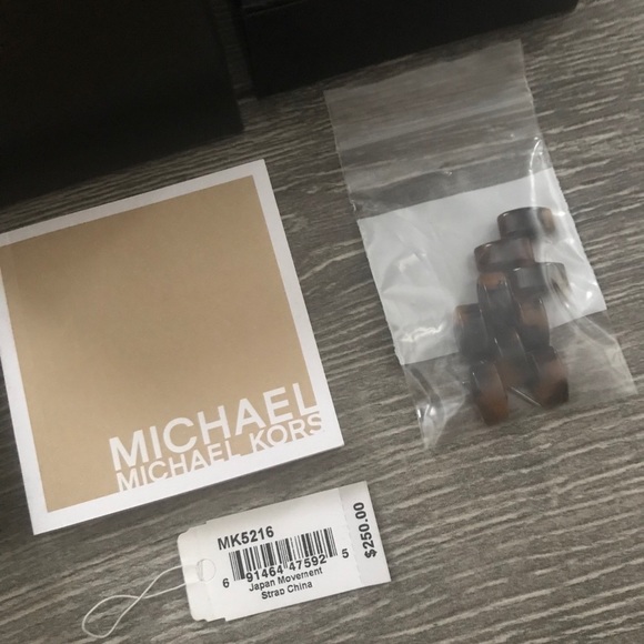 Michael Kors • MK5216 • Watch - Picture 4 of 8